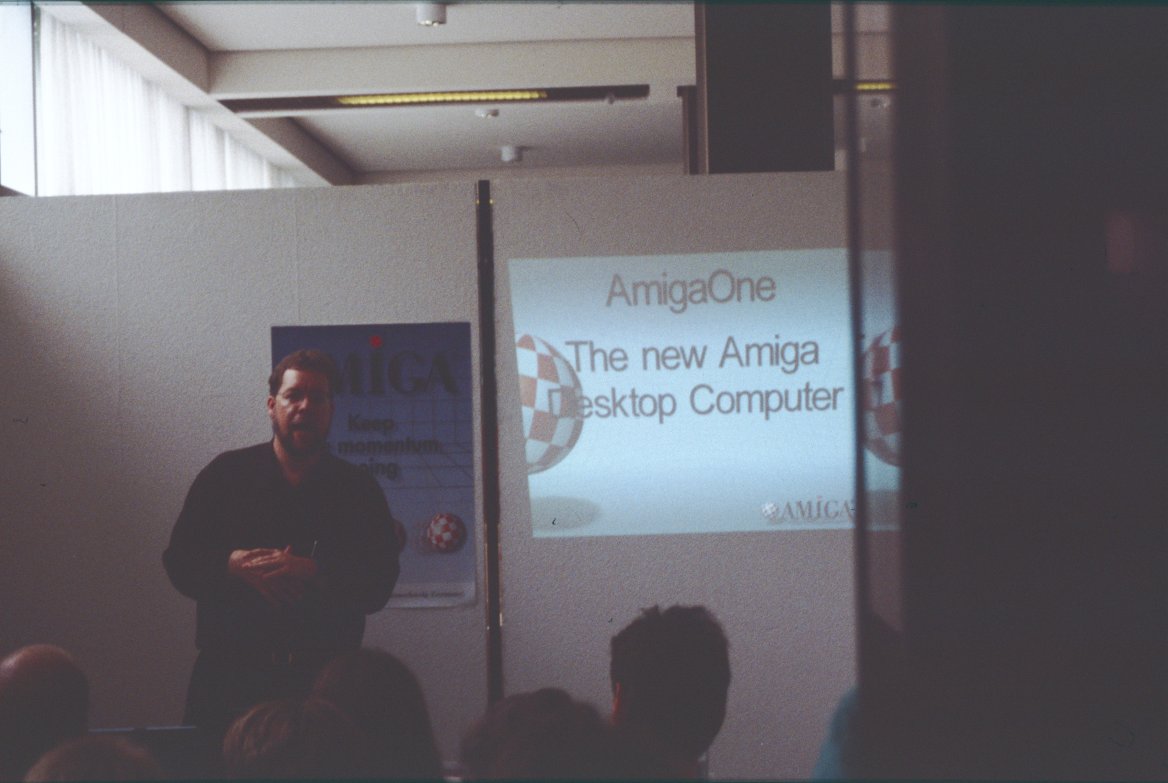 Bill McEwen presents the plans about creating the future Amiga, AmigaOne.