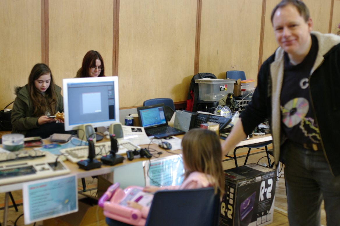 Back to "our own" corner: This is Nigel Tromans with his Aros system (and his family).