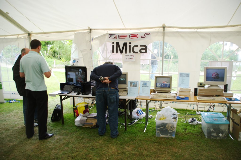 Across the floor (well, lawn), the iMica was shown. This is a small system based on an Intel Atom processor and running Aros, a freely distributable remake of AmigaOS 3.1. I must admit I didn't get around to checking it out more closely, but there were lots of people at the stand throughout the day. If you'd like to know more than I can tell about it, check out what Simone Bernacchia has to say in his BinaryDoodles blog.